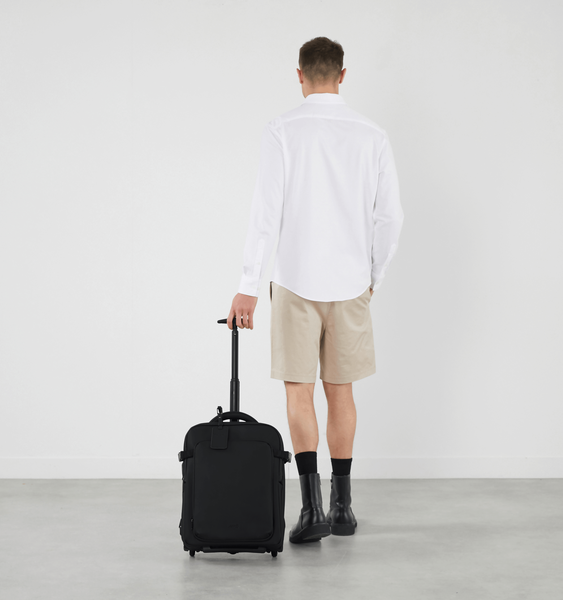 Lost In Berlin Rucksack Pro auf Rollen 16" Lost In Berlin Rucksack Pro auf Rollen 16"