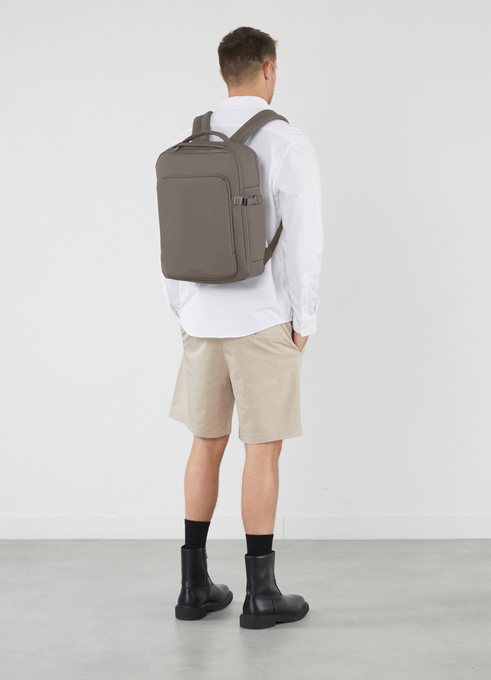 Lost In Berlin Rucksack Pro 16"