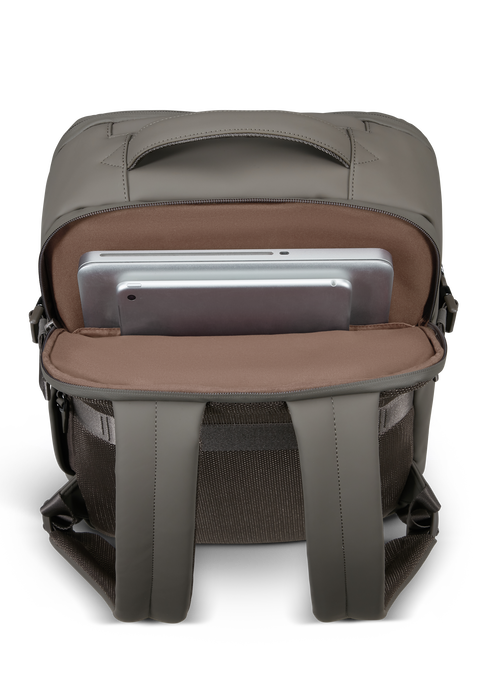 Lost In Berlin Rucksack Pro 16"